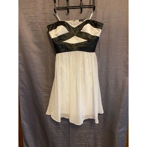 Bustier le chateau white dress